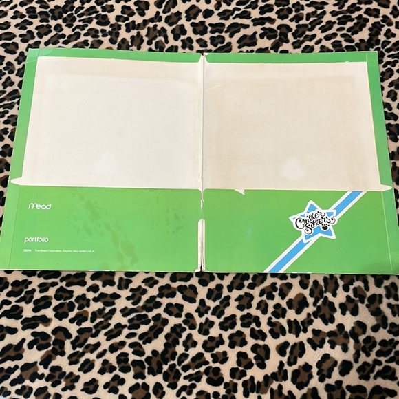 Vintage CRITTERS SITTERS Folder Mead Scratch N Sniff Koala 🐨 Rare 80's Retro - Picture 6 of 16